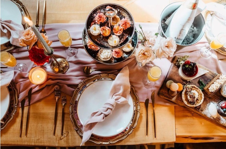 small wedding in Hamilton